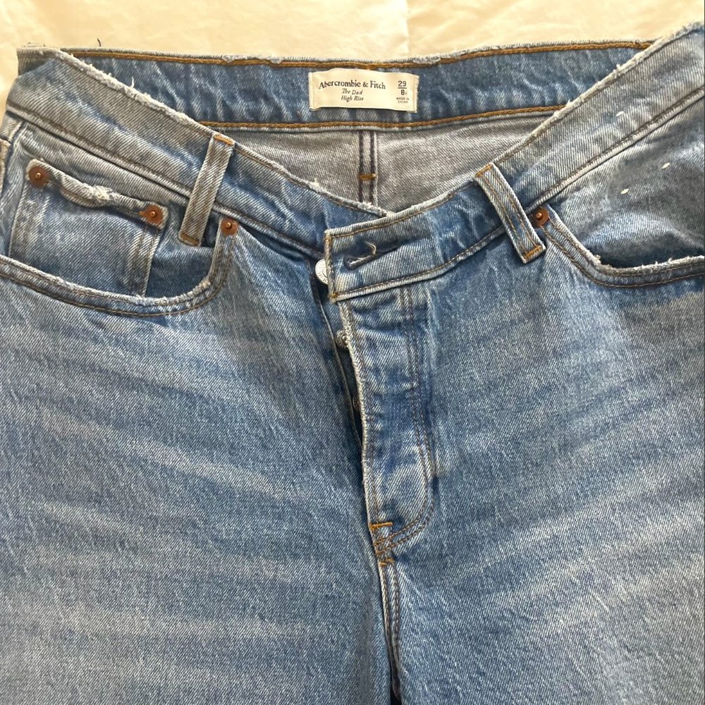 Abercrombie High Rise Criss Cross distressed jeans